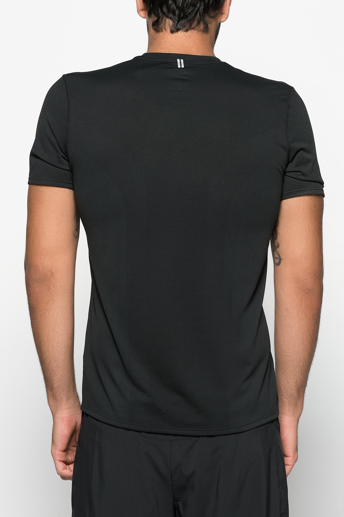 Nike Erkek T Shirt Dri Fit Contour SS 683517 010