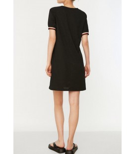 TRENDYOLMİLLA Siyah Şerit Detaylı Örme Elbise TWOSS19FV0107