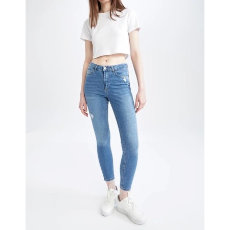 Defacto Rebeca Skinny Fit Jeans - Stylish and Modern