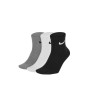 Nike Unisex Siyah Everday Lightweight Antrenman Bilek 3’lü Çorap Sx7677-901 - Lg SX7677-901